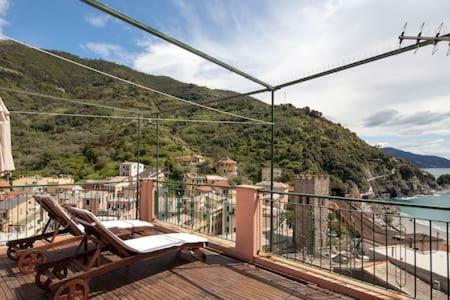 Apt. With An Exciting View Монтероссо-аль-Маре Экстерьер фото